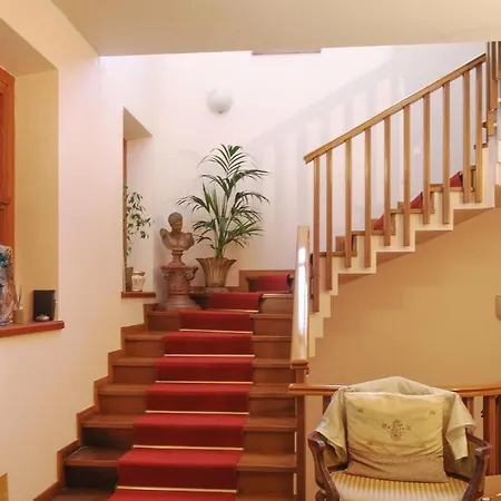 3 Bedroom Stunning In *